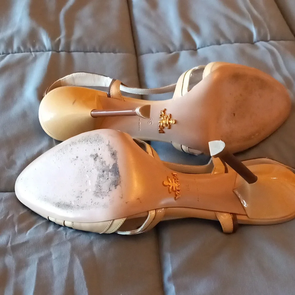 Host Pick - PRADA Pumps - Picture 4 of 6